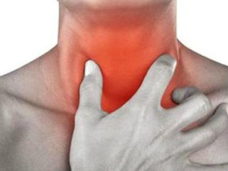 咽炎，是咽部粘膜，粘膜下组织的炎症，常为上呼吸道感染的一部分。依据病程的长短和病理改变性质的不同，分为急性咽炎，慢性咽炎两大类。咽炎可分为急性咽炎和慢性咽炎。